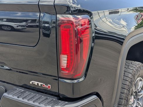Used 2024 GMC Sierra 1500 AT4 w/ Technology Package AWD/4WD image 12