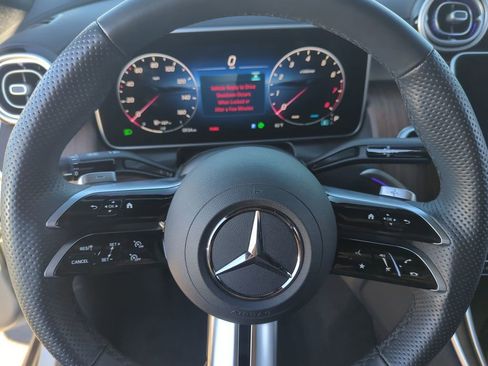 Used 2025 Mercedes-Benz GLC 300 4MATIC image 11