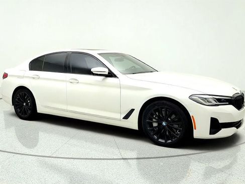 Used 2021 BMW 540i w/ Premium Package RWD image 3