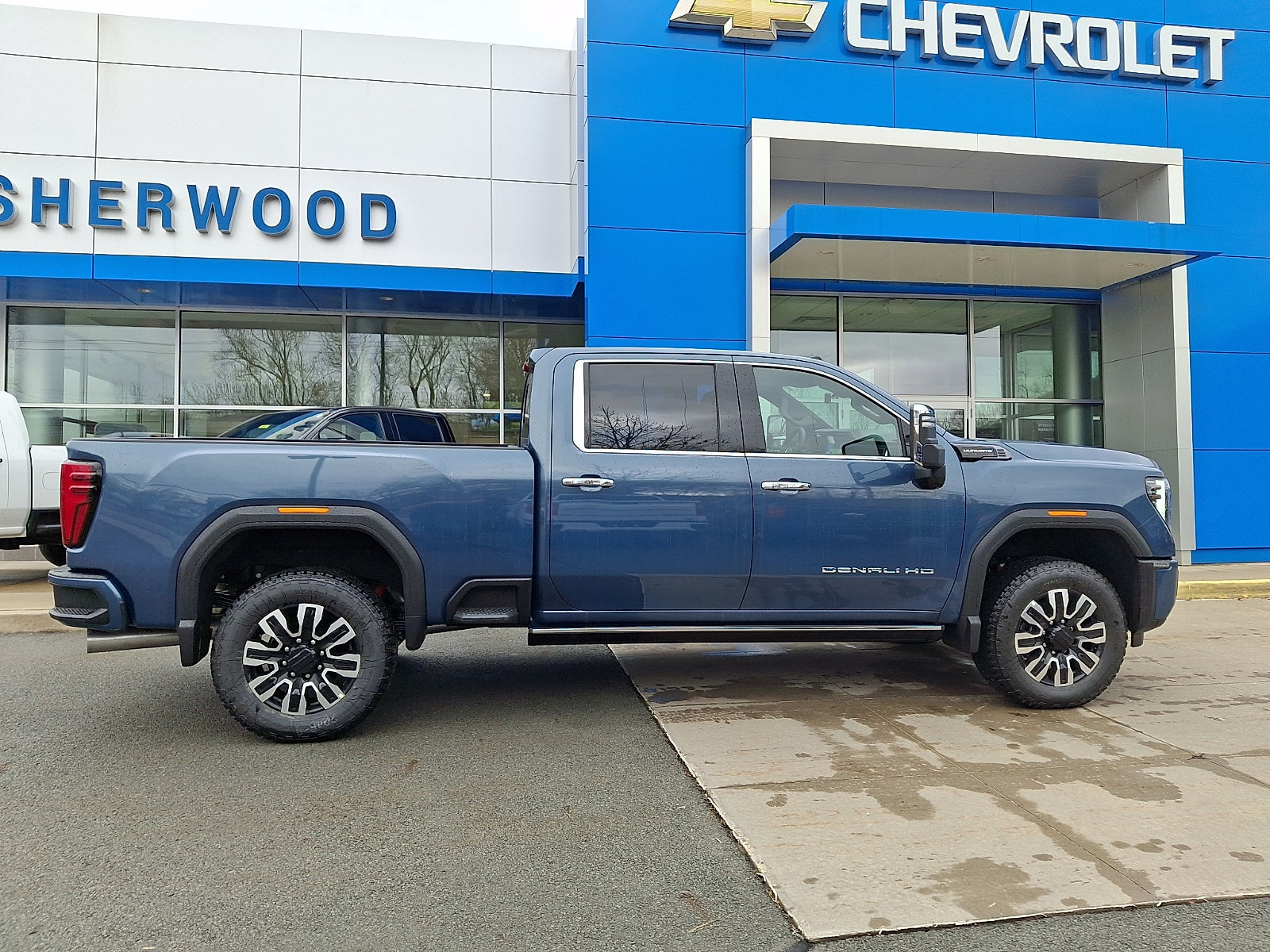 New 2026 GMC Sierra 3500 Denali Ultimate AWD/4WD image 7