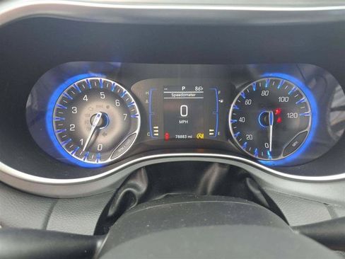 Used 2018 Chrysler Pacifica Touring Plus w/ S Appearance Package FWD image 6