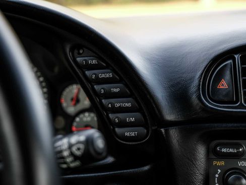 Used 2002 Chevrolet Corvette Convertible w/ Preferred Equipment Group2 image 27