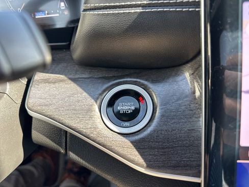 Certified 2024 Jeep Grand Cherokee L Limited w/ Luxury Tech Group II image 24