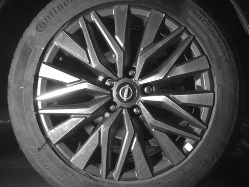 Used 2025 Nissan Altima 2.5 SV FWD image 15