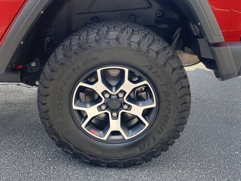 Used 2022 Jeep Wrangler Unlimited Rubicon w/ Cold Weather Group AWD/4WD image 15