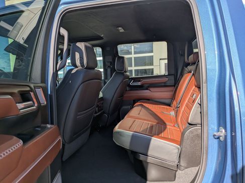 Used 2024 GMC Sierra 3500 Denali Ultimate AWD/4WD image 31