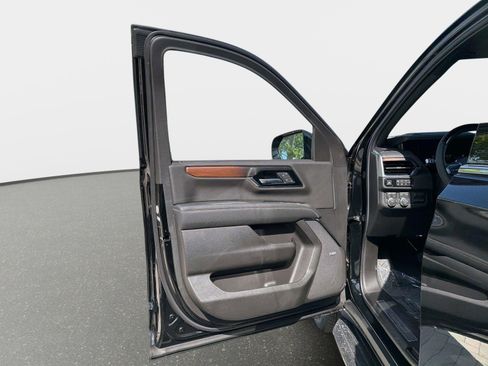 Used 2026 GMC Yukon Denali w/ Advanced Technology Package AWD/4WD image 37
