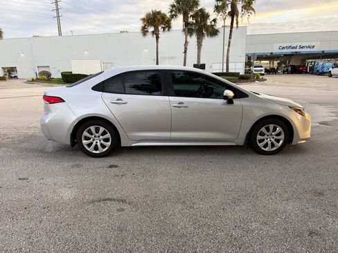Used 2025 Toyota Corolla LE FWD image 7
