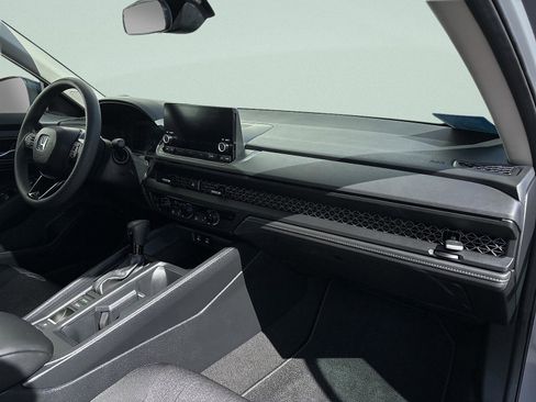 Certified 2025 Honda Accord SE image 37