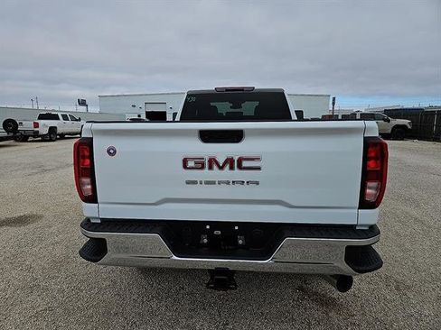 New 2026 GMC Sierra 2500 Pro w/ Convenience Package image 4