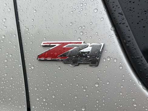 Used 2005 Chevrolet Tahoe Z71 w/ Preferred Equipment Group image 9