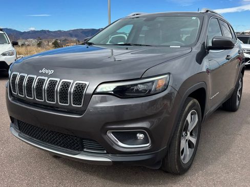 Used 2019 Jeep Cherokee Limited image 3