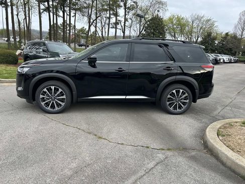 New 2026 Nissan Pathfinder Platinum AWD/4WD image 4