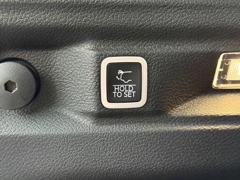 New 2025 Jeep Grand Cherokee L Altitude image 11