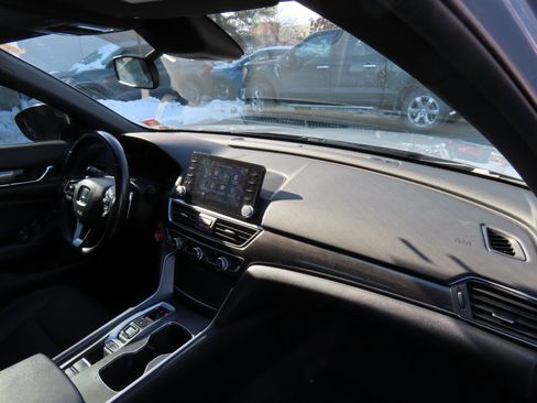 Used 2022 Honda Accord Sport image 16