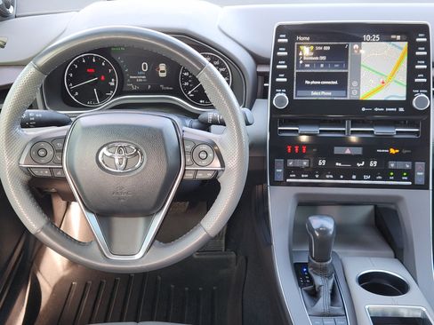 Used 2021 Toyota Avalon Limited image 29