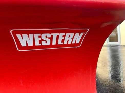 Used 2004 Chevrolet Silverado 2500 LT w/ Heavy-Duty Power Package image 3