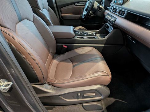 Certified 2025 Honda Pilot Elite image 32