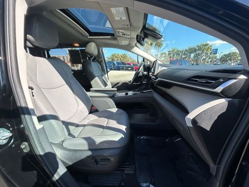 Used 2024 Toyota Sienna XLE image 23
