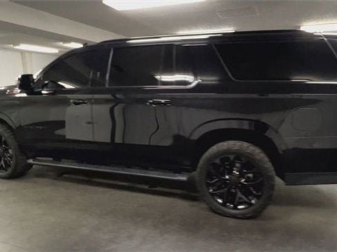 Certified 2023 Chevrolet Suburban Z71 w/ Luxury Package image 6