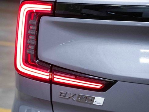 New 2026 Volvo EX90 Ultra AWD/4WD image 5