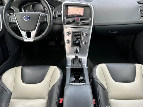 Used 2017 Volvo XC60 T5 Dynamic w/ Advanced Package image 13