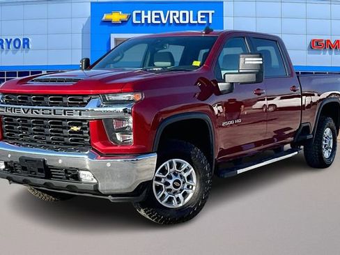 Used 2023 Chevrolet Silverado 2500 LT w/ Convenience Package image 3