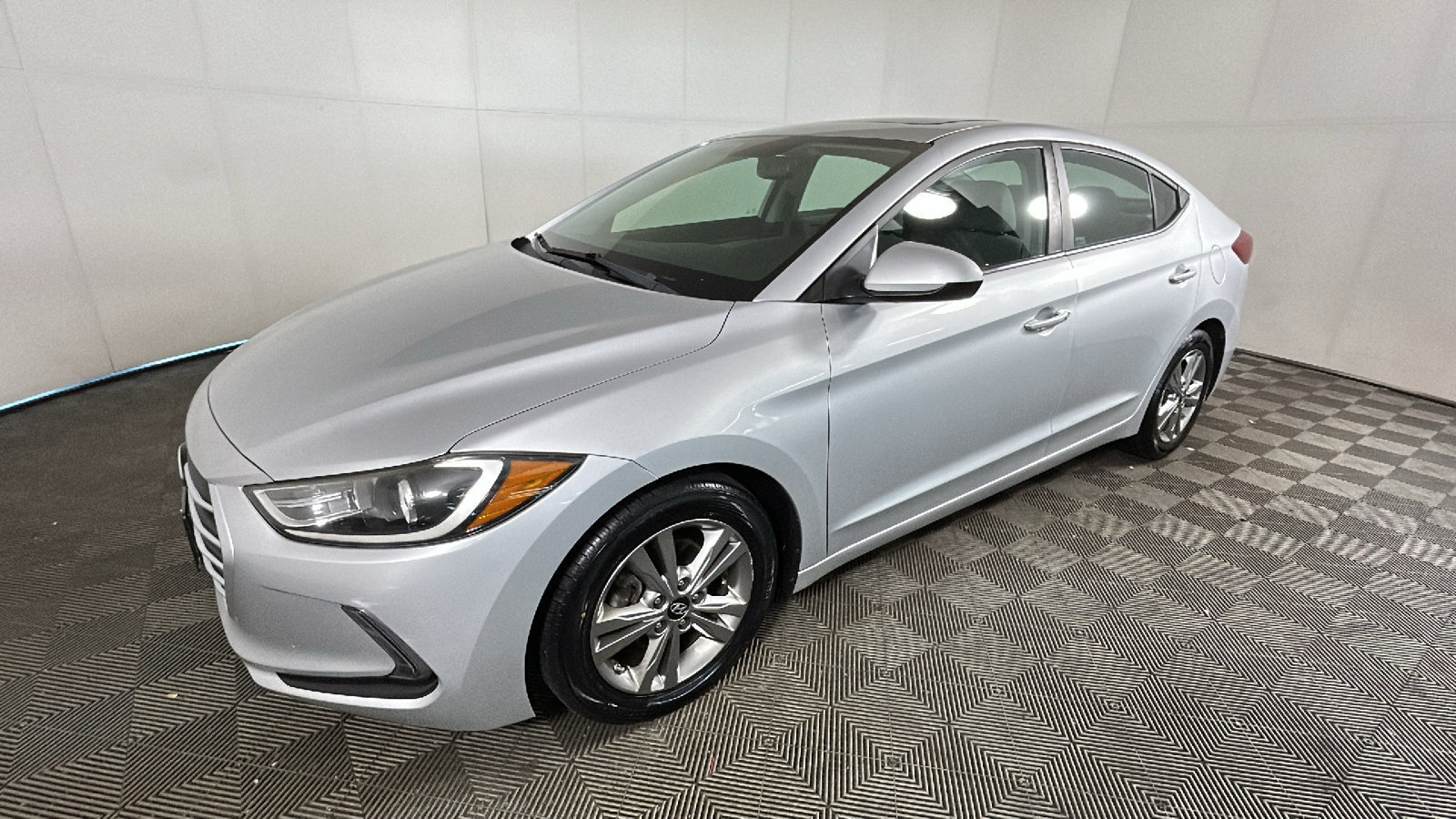 Used 2018 Hyundai Elantra Value Edition w/ Cargo Package FWD image 8
