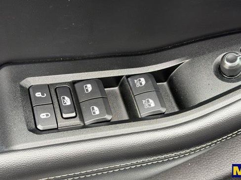 Used 2023 Jeep Grand Cherokee L Laredo AWD/4WD image 12