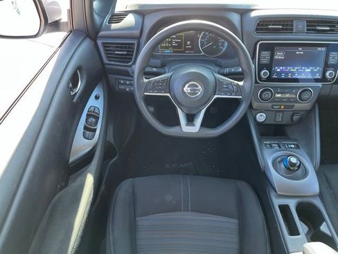 Used 2022 Nissan Leaf S image 11