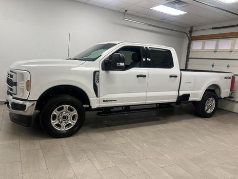 Used 2026 Ford F250 XLT AWD/4WD image 2