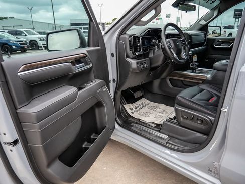 New 2025 Chevrolet Silverado 1500 RST w/ Convenience Package II AWD/4WD image 44