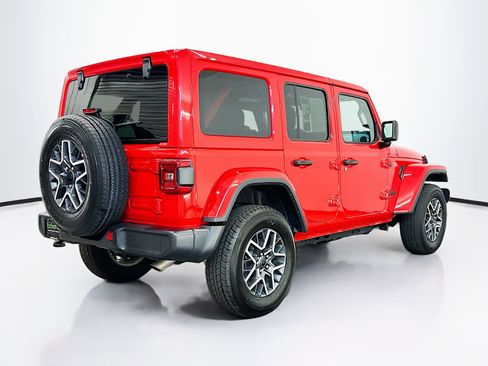 Used 2025 Jeep Wrangler Sahara image 9