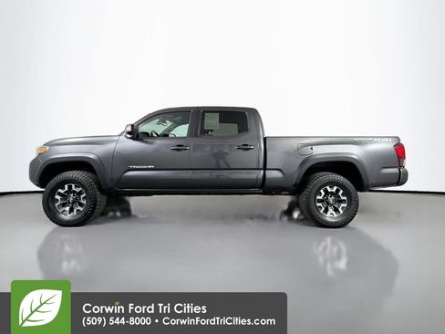 Used 2019 Toyota Tacoma TRD Off-Road w/ Technology Package AWD/4WD image 6
