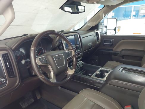 Used 2016 GMC Sierra 2500 Denali w/ Duramax Plus Package image 2