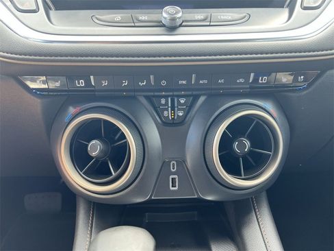 Used 2025 Chevrolet Blazer Premier w/ Driver Confidence II Package image 18