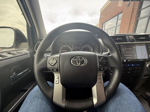 Used 2022 Toyota 4Runner Limited RWD image 19