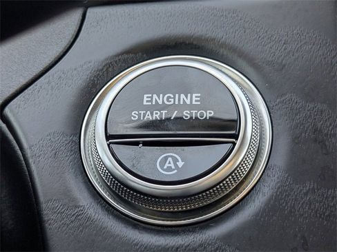 Used 2025 Mercedes-Benz E 350 4MATIC Sedan image 31