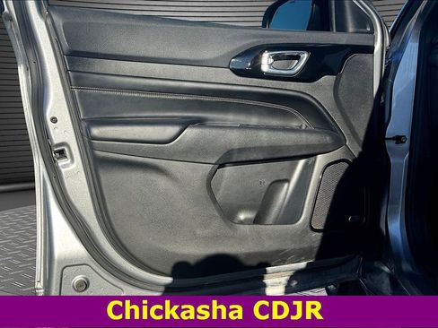 Used 2022 Jeep Compass Altitude w/ Sun and Sound Group image 17