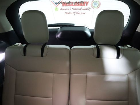 Used 2023 Ford Explorer Limited image 42