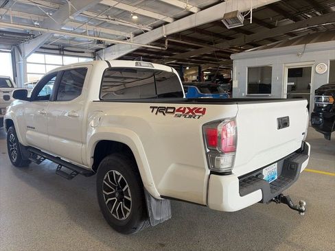 Used 2023 Toyota Tacoma TRD Sport image 4