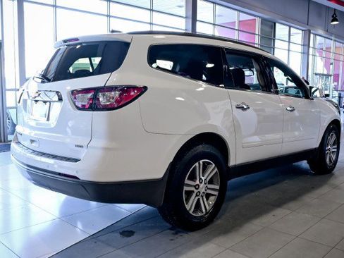 Used 2017 Chevrolet Traverse LT image 5