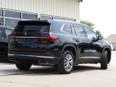 Used 2026 Buick Enclave Preferred AWD/4WD image 3