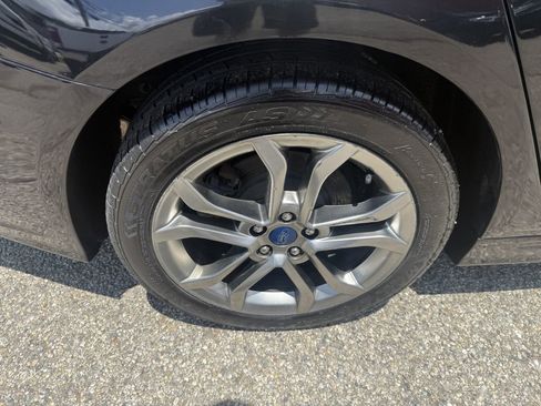 Used 2020 Ford Fusion SEL image 19