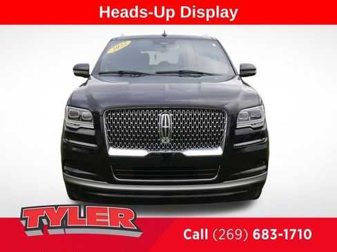 Used 2022 Lincoln Navigator Reserve AWD/4WD image 2