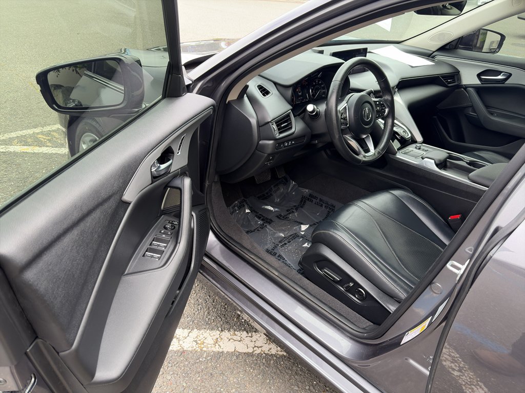 Used 2023 Acura TLX w/ Technology Package FWD image 4