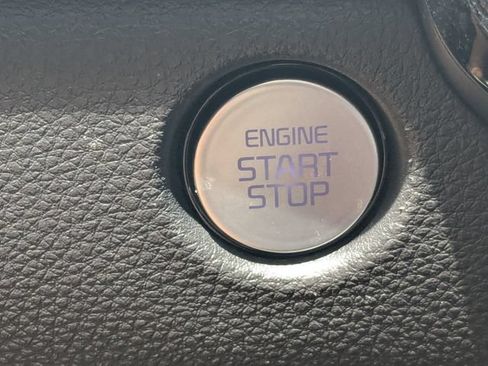 Certified 2026 Kia Carnival SX w/ SX Dark Edition Package FWD image 33