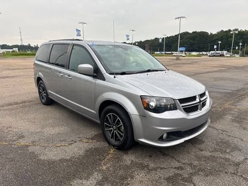 Used 2018 Dodge Grand Caravan GT FWD image 2