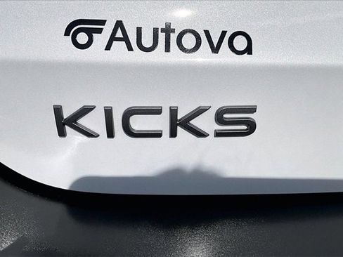 Used 2025 Nissan Kicks SR w/ SR Premium Package image 33