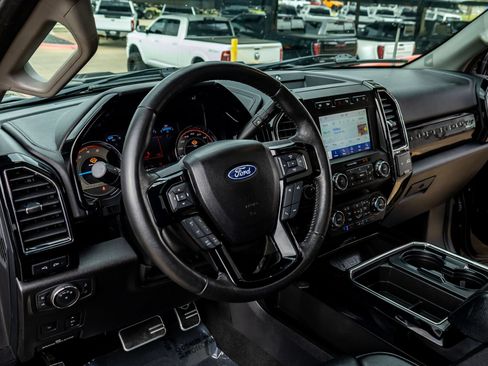 Used 2021 Ford F250 Lariat w/ Lariat Ultimate Package AWD/4WD image 16
